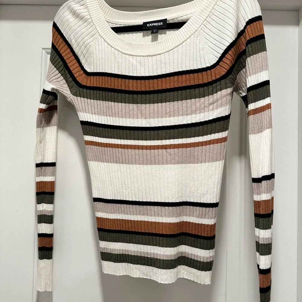 Express Cream and Brown Crew Neck Sweater with Ribbed Knit